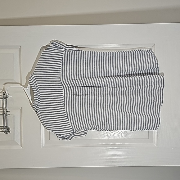 American Eagle Blue White Lightweight One Pocket Short Sleeve Top Size XS - Picture 4 of 8